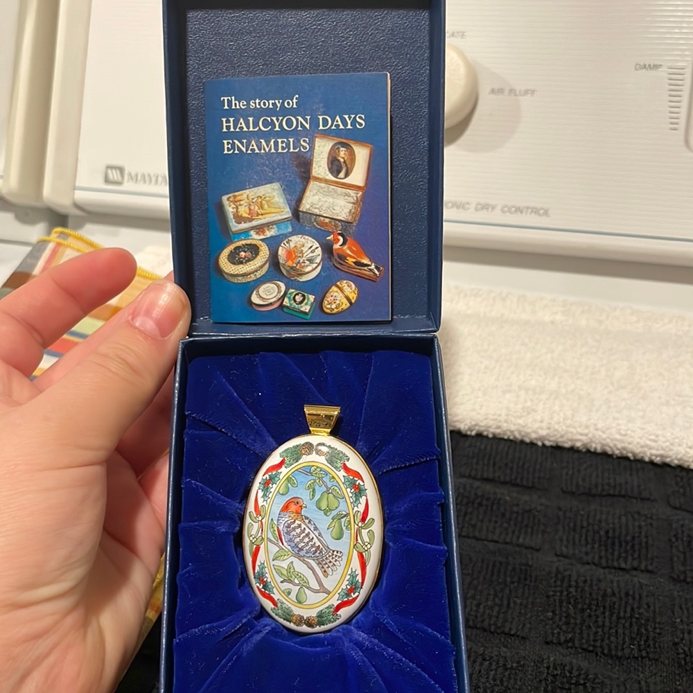 Halcyon Days Enamels Partridge in a pear tree pendant